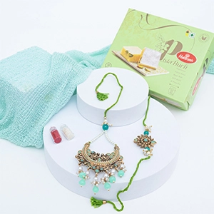 Graceful Green Bhaiya Bhabhi Rakhi Set