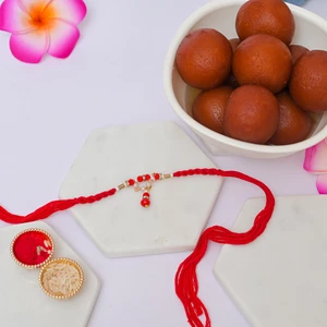 Deluxe Red Lumba with Gulab Jamun Hamper