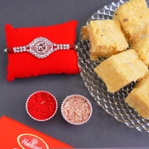Mouthwatering Soan Papdi & Rakhi Combo - Rakhi with Soan Papdi