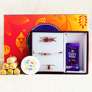 Gratifying Rakhi Signature Box