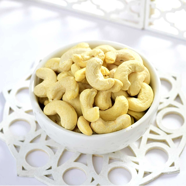Traditional Rakhi With Ferrero & Cashew