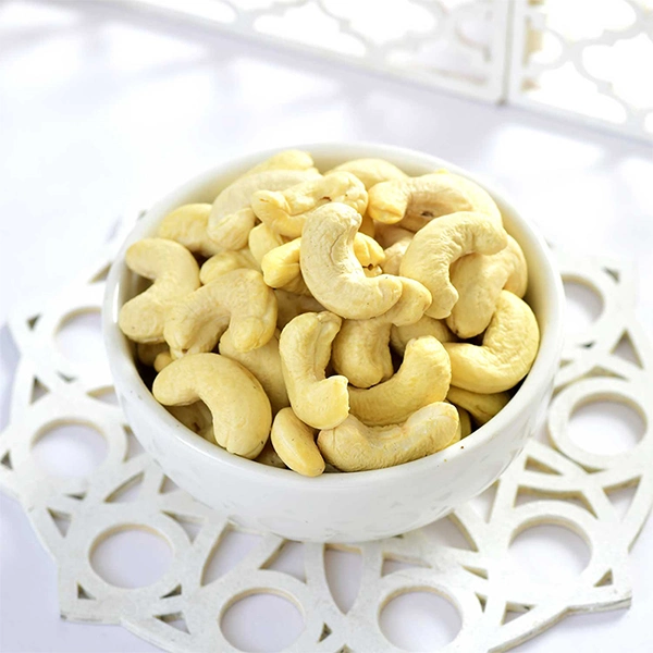 Alluring Single Rakhi with Cashew & Ferrero Rocher