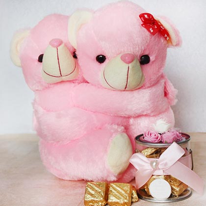 The Hugging Teddies