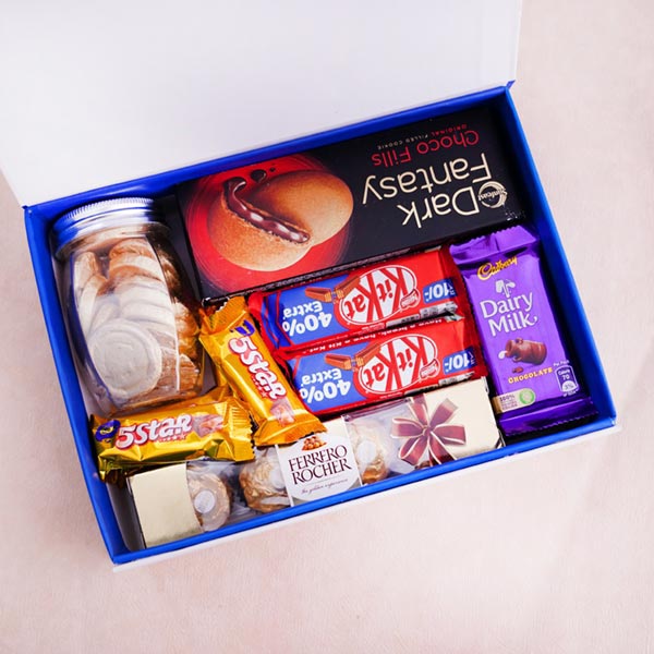 Chocolate and Cookies Signature Box for sister