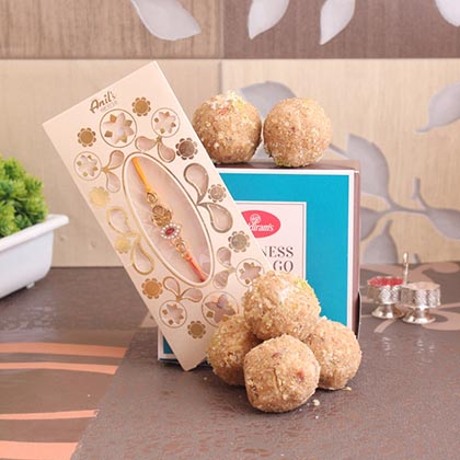 Traditional Kundan Rakhi with Atta Laddoo