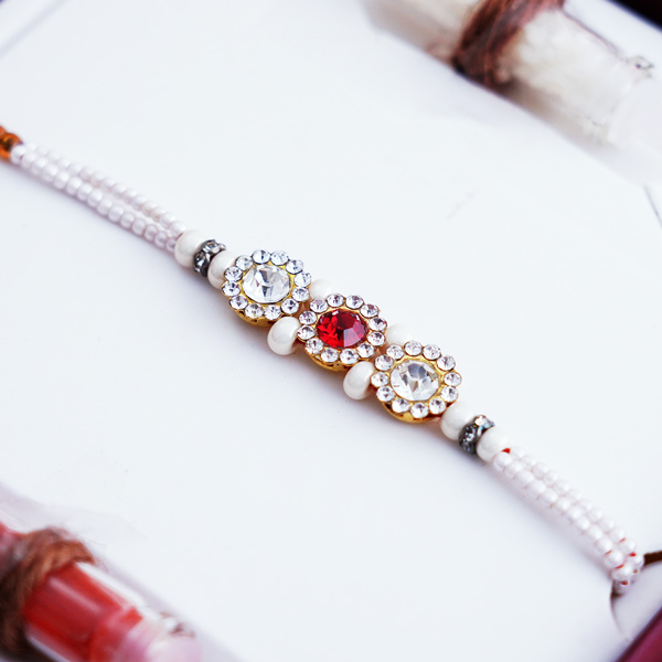 Gratifying Rakhi Signature Box