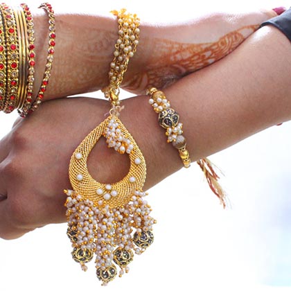 Graceful Pearl Bhaiya Bhabhi Rakhi