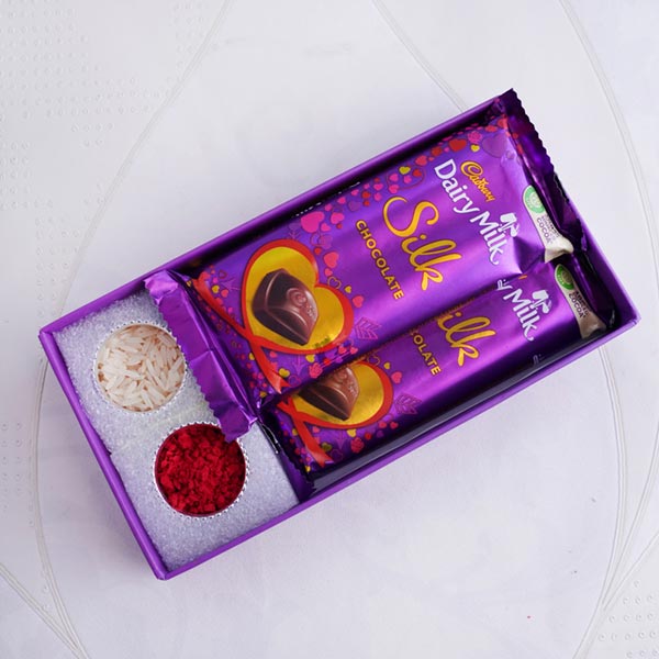 Ganesha Rakhi with Chocolates in Signature Box