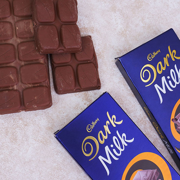 Bhaiya Bhabhi Rakhi Set with Dark Milk Chocolate