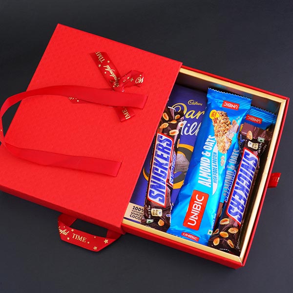 Bhaiya Bhabhi Rakhi with Dry Fruits N Chocolates in Designer Box