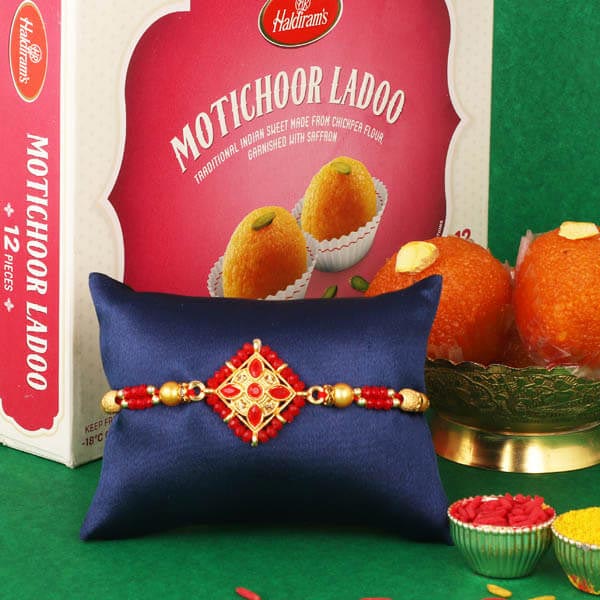 Graceful Rakhi with Motichoor Laddoo