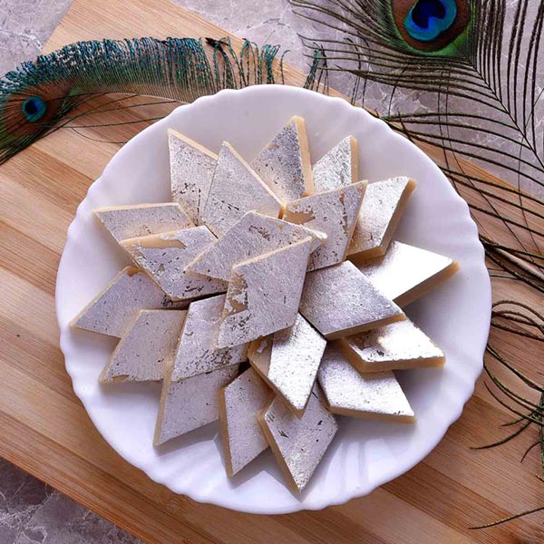 Rudraksh Antique Rakhi With Kaju Katli to Australia